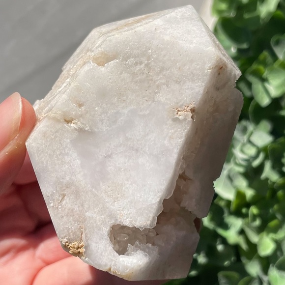 Druzy White Quartz Tower - Picture 5 of 17